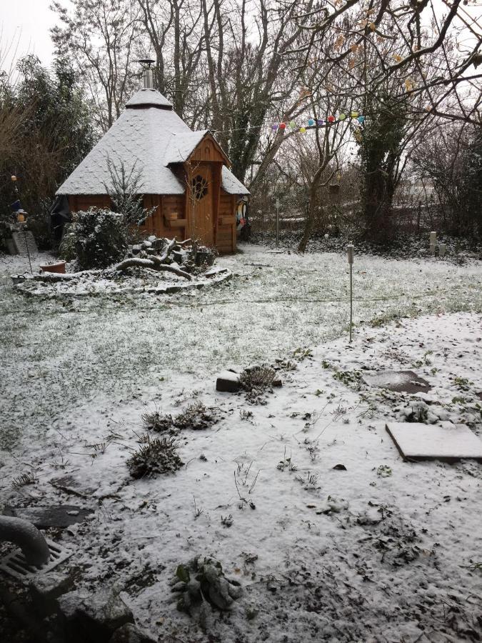 Blaues Haus Apartman Niederdorfelden Kültér fotó