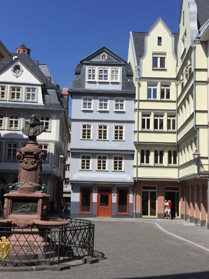 Blaues Haus Apartman Niederdorfelden Kültér fotó