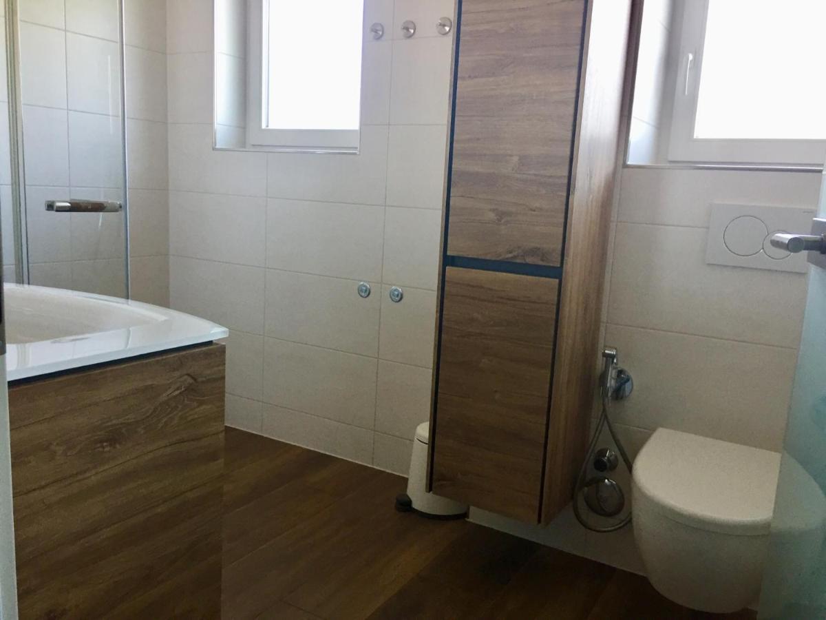 Blaues Haus Apartman Niederdorfelden Kültér fotó