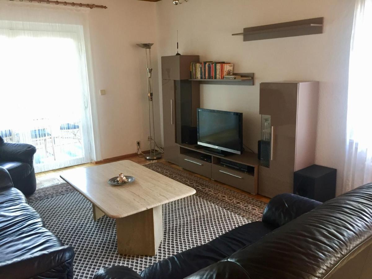 Blaues Haus Apartman Niederdorfelden Kültér fotó
